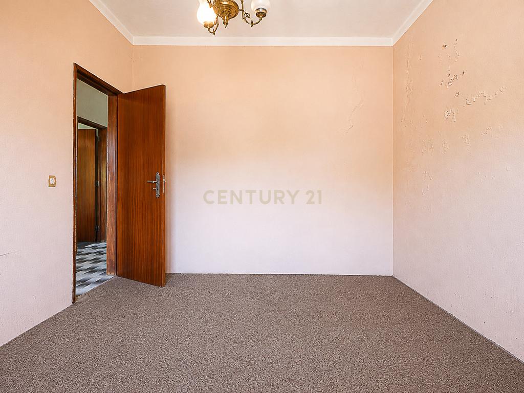 Moradia para Remodelação com 1.332 m² de Terreno – Potencial para Destaque e Construção de 2 a 3 Moradias - Image 15