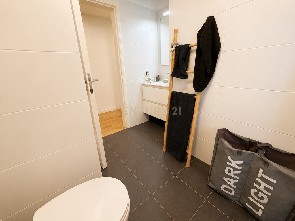 Apartamento T2 Renovado | Fontainhas | Cascais - Image 22