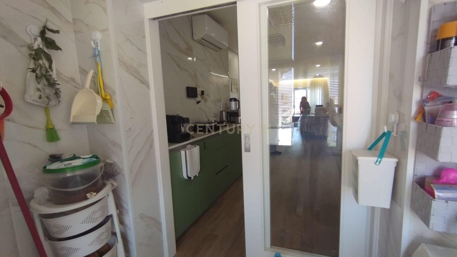 Fotografia 6 de Apartamento T3 em muito bom estado com box, Valbom