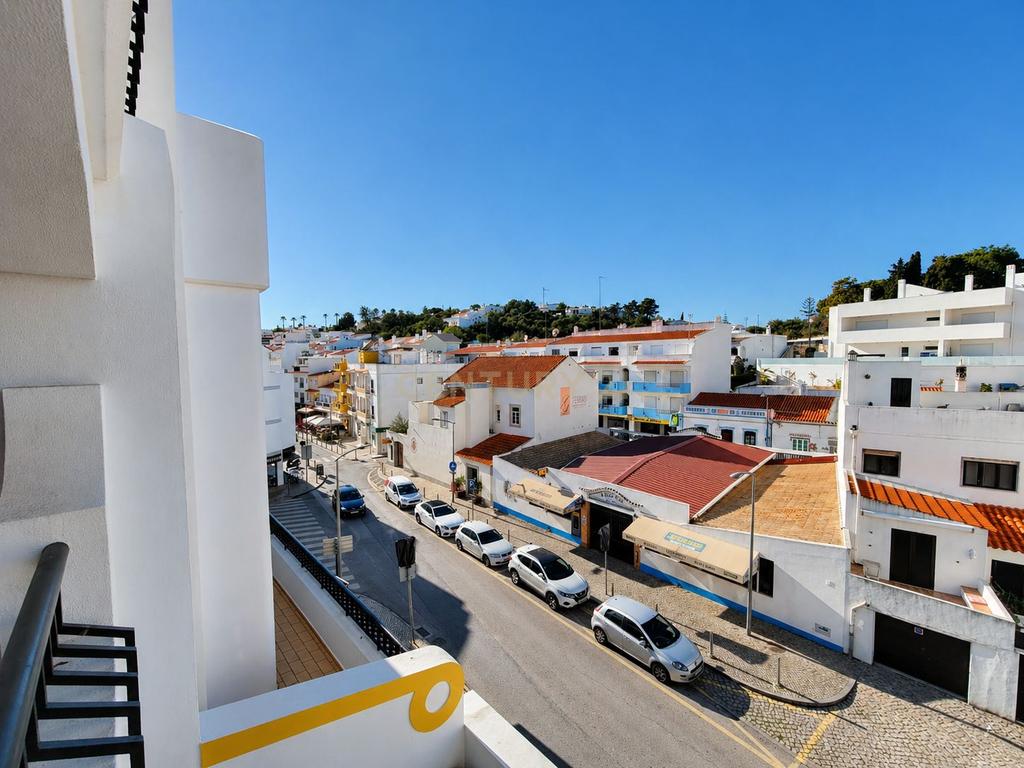 Apartamento T2 na Praia do Carvoeiro. - Image 2