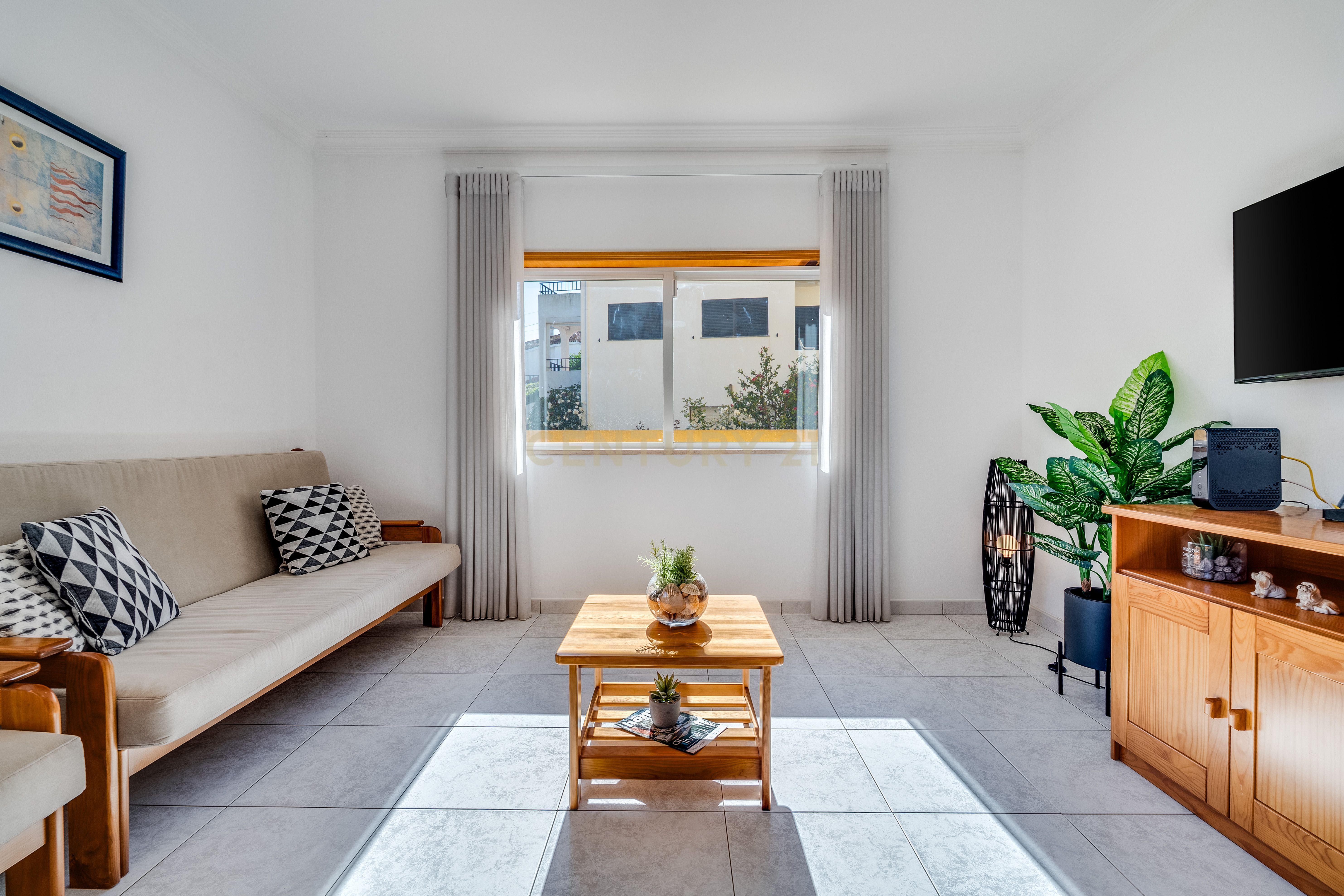 Fotografia 11 de Apartamento T2 com terraço de 210m2 na Praia da Rocha
