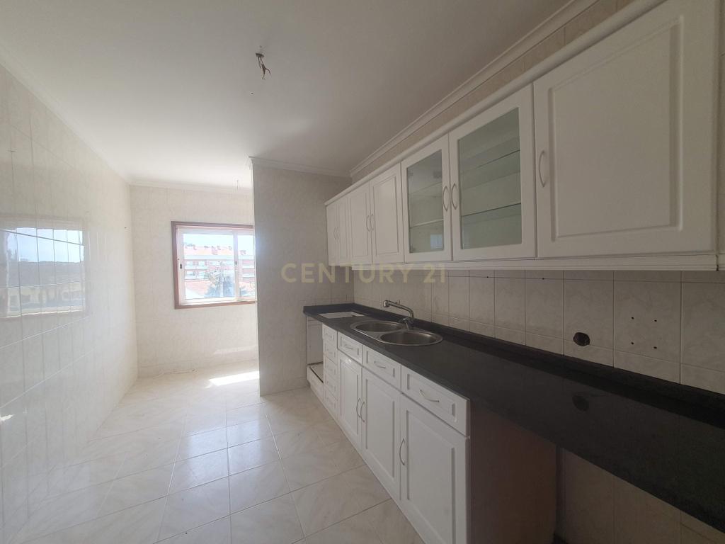 Apartamento T3 com garagem em Arcozelo - Image 1
