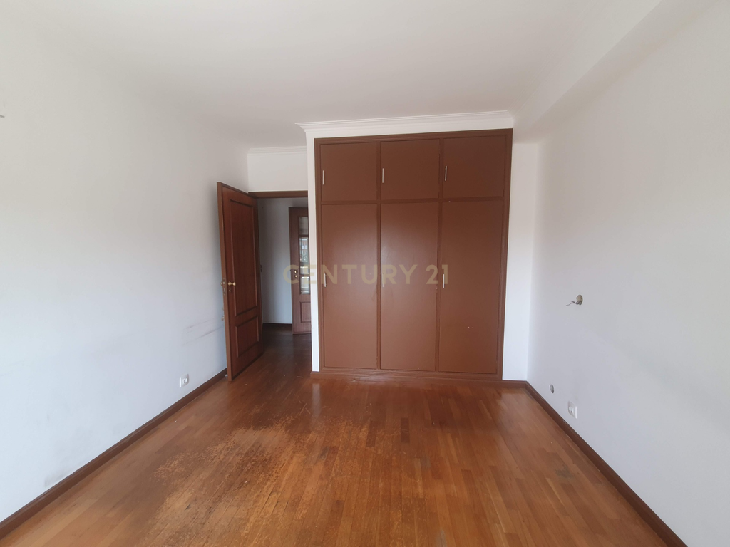 Apartamento T3 com garagem em Arcozelo - Image 7