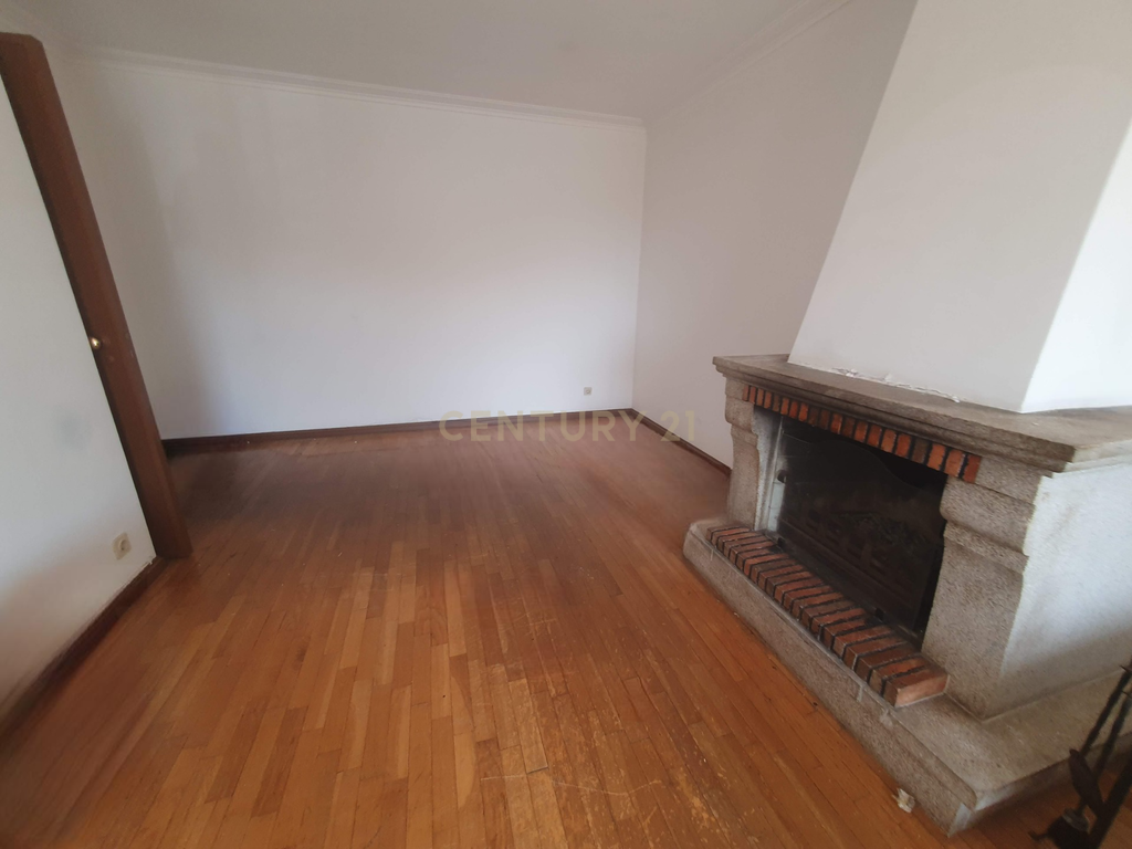 Apartamento T3 com garagem em Arcozelo - Image 5