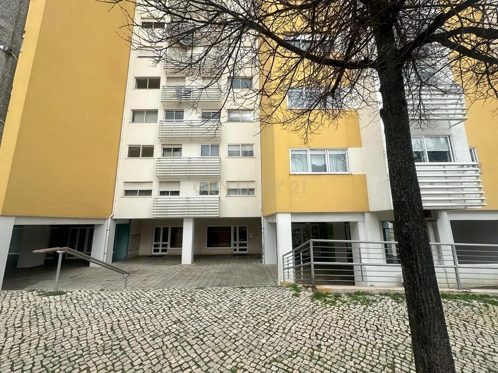 Arrendamento T2 Penha de França - Lisboa - Image 1