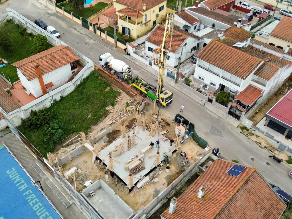 Moradia Nova em Construção – Fernão Ferro - Image 42