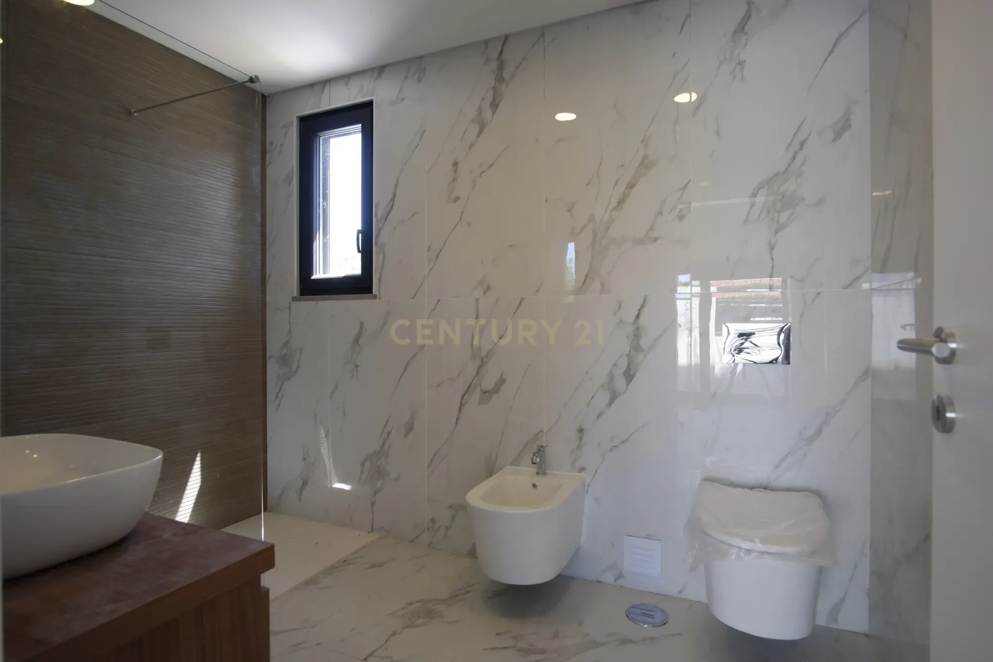 🌿 Moradia de Sonho Pronta a habitar na Avenida do Mar T5 com piscina – Aroeira - Image 11
