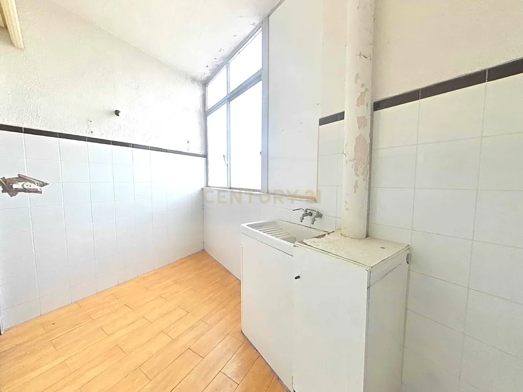 Apartamento em Sabadell, Barcelona - Oportunidade de Recuperação - Image 16