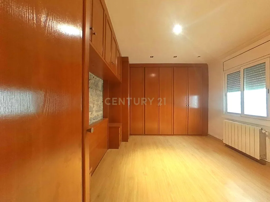 Apartamento em Sabadell, Barcelona - Oportunidade de Recuperação - Image 23