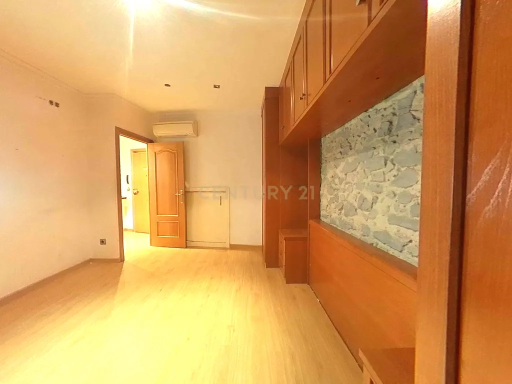 Apartamento em Sabadell, Barcelona - Oportunidade de Recuperação - Image 24