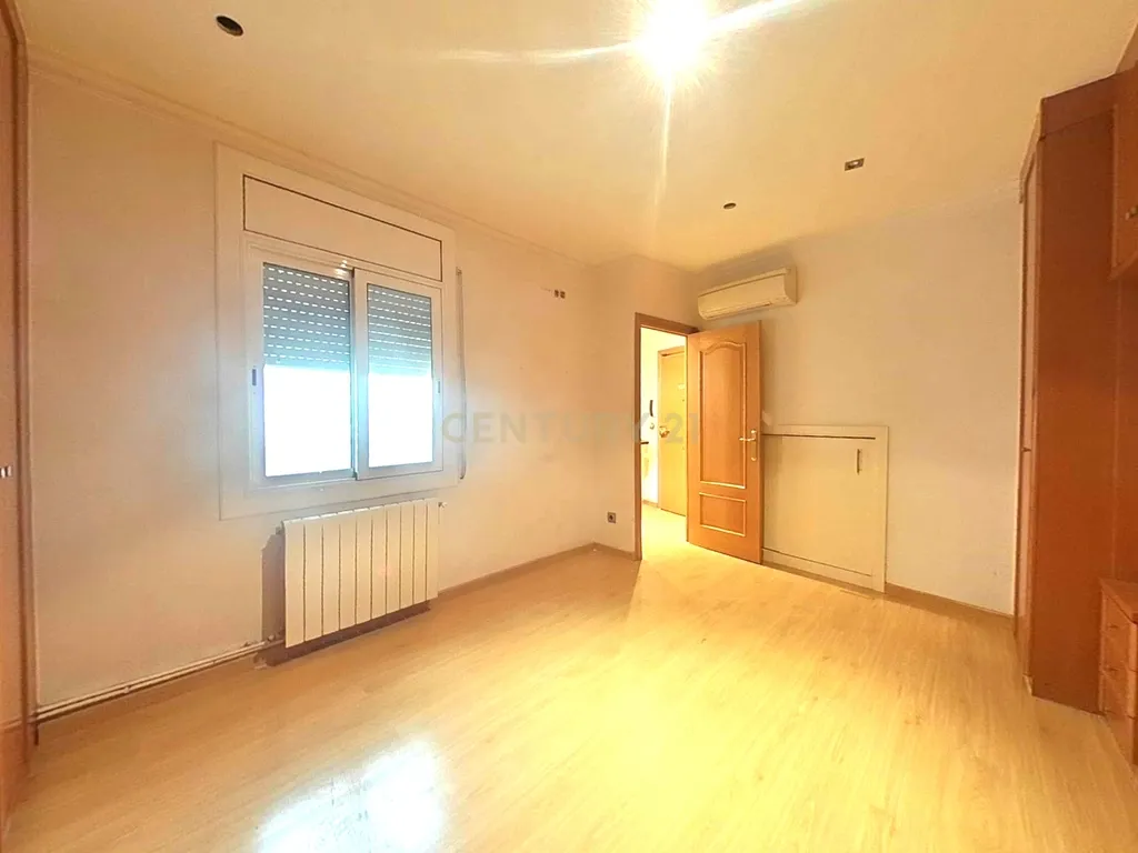 Apartamento em Sabadell, Barcelona - Oportunidade de Recuperação - Image 25