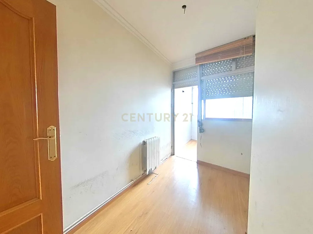 Apartamento em Sabadell, Barcelona - Oportunidade de Recuperação - Image 27