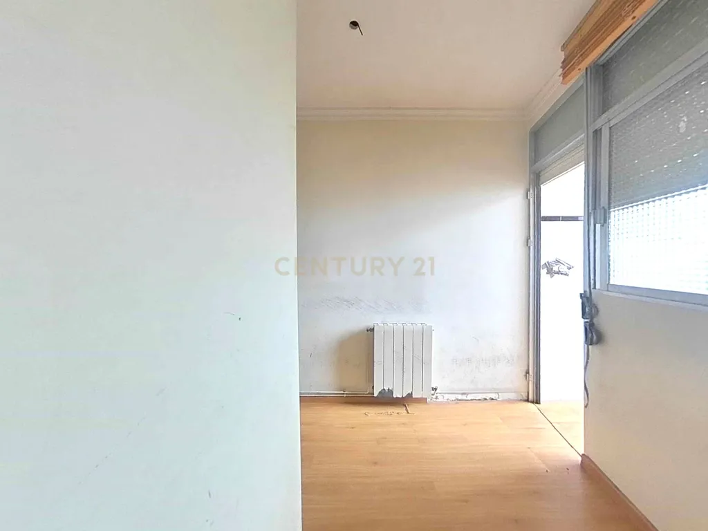 Apartamento em Sabadell, Barcelona - Oportunidade de Recuperação - Image 30