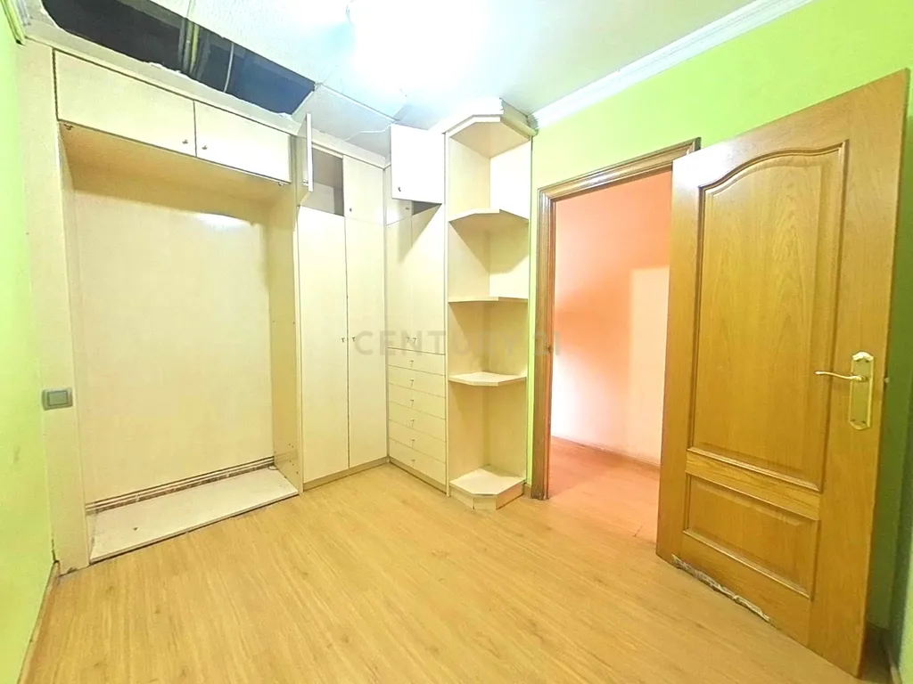 Apartamento em Sabadell, Barcelona - Oportunidade de Recuperação - Image 36
