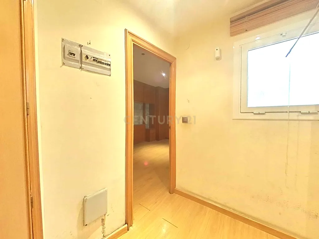 Apartamento em Sabadell, Barcelona - Oportunidade de Recuperação - Image 37