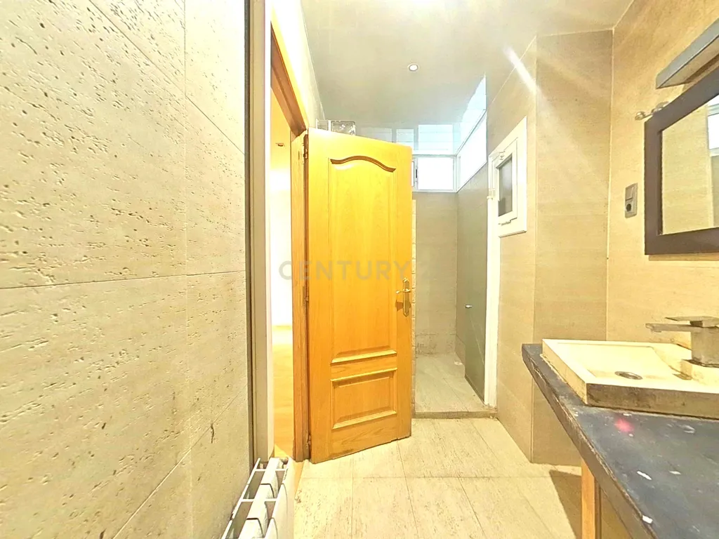 Apartamento em Sabadell, Barcelona - Oportunidade de Recuperação - Image 39
