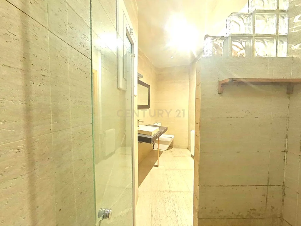 Apartamento em Sabadell, Barcelona - Oportunidade de Recuperação - Image 42