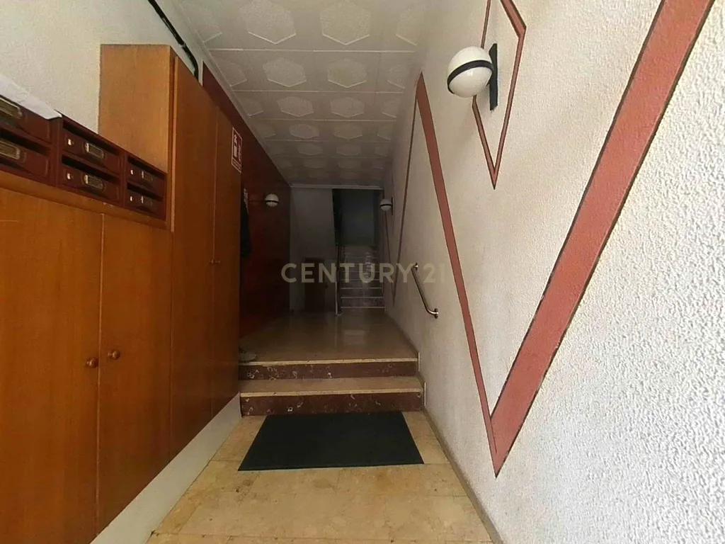 Apartamento em Sabadell, Barcelona - Oportunidade de Recuperação - Image 43