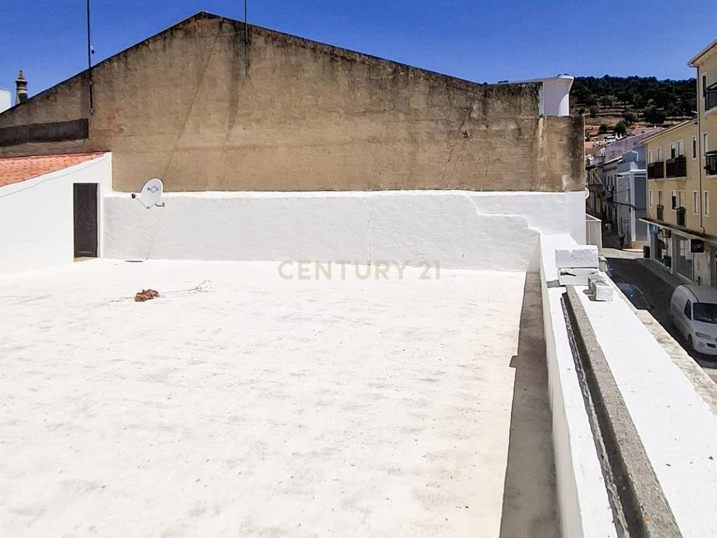 Moradia T3+2 com Terraço, Pátio e Espaço Comercial em São Bartolomeu de Messines – Silves, Faro - Image 48