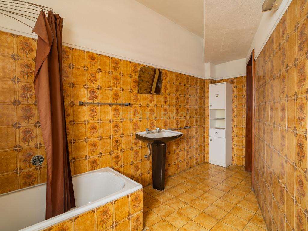 Apartamento T2 em Marinha Grande - Oportunidade Única! - Image 17