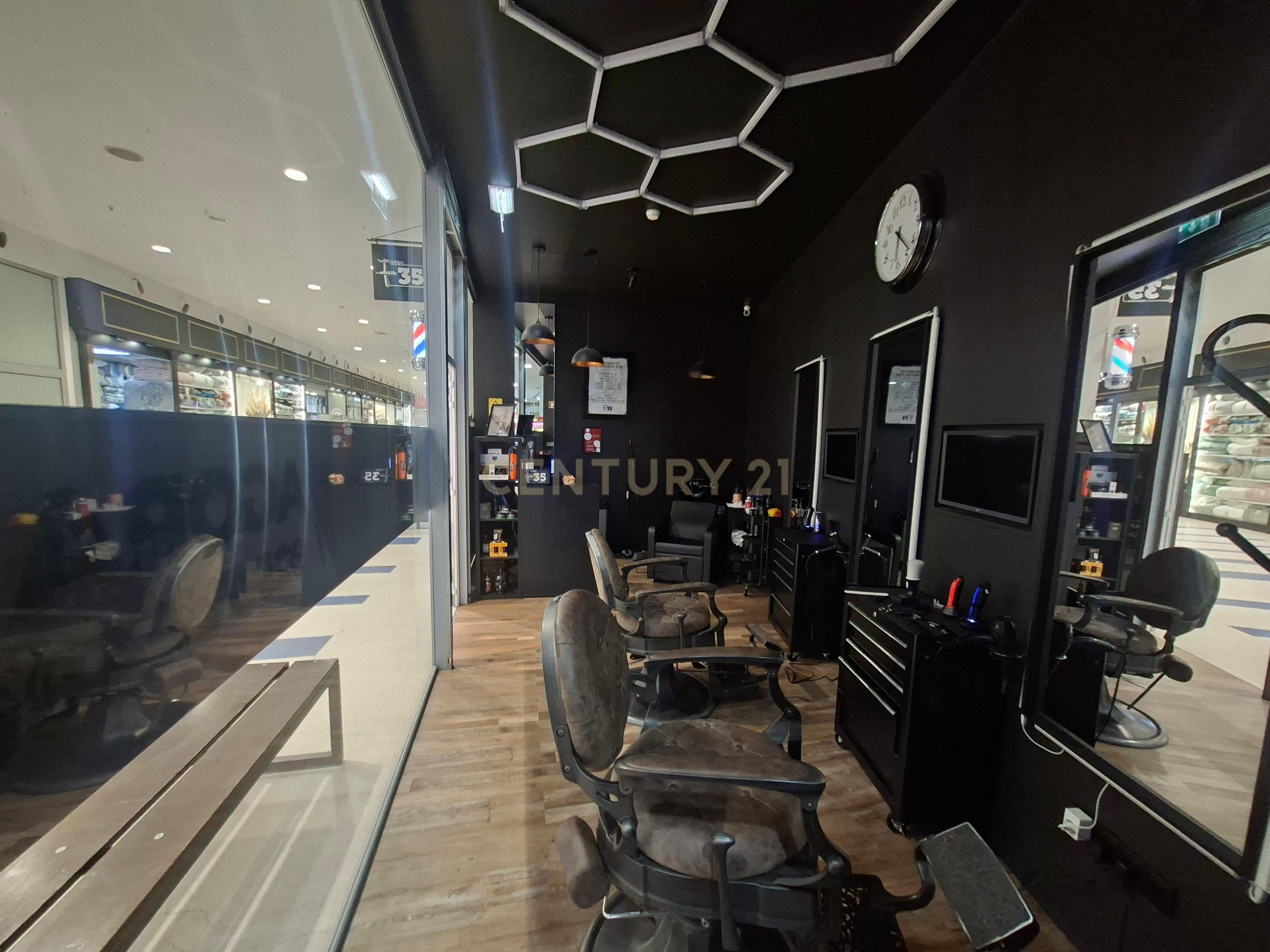 Fotografia 12 de Trespasse de Barbearia em Lordelo - Guimarães