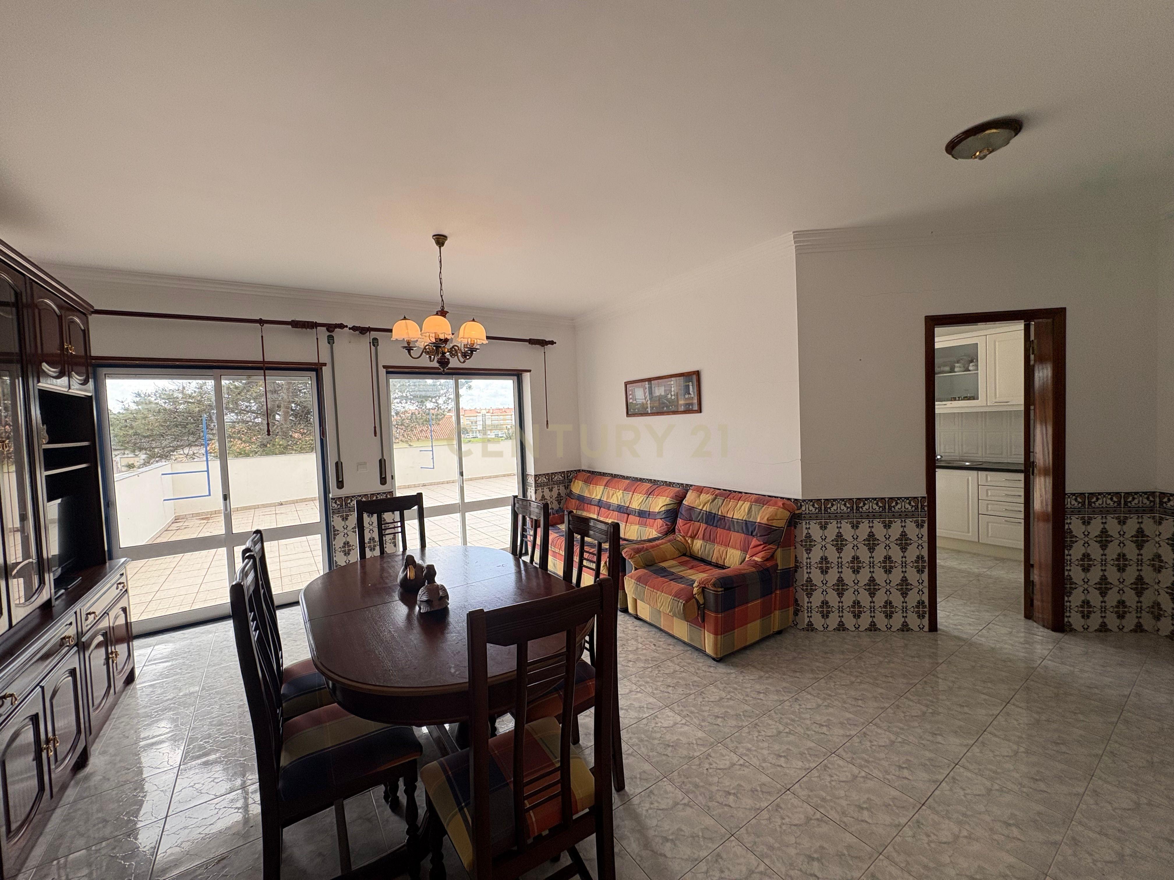 Fotografia 6 de Apartamento T2 com terraço no centro de Santa Cruz