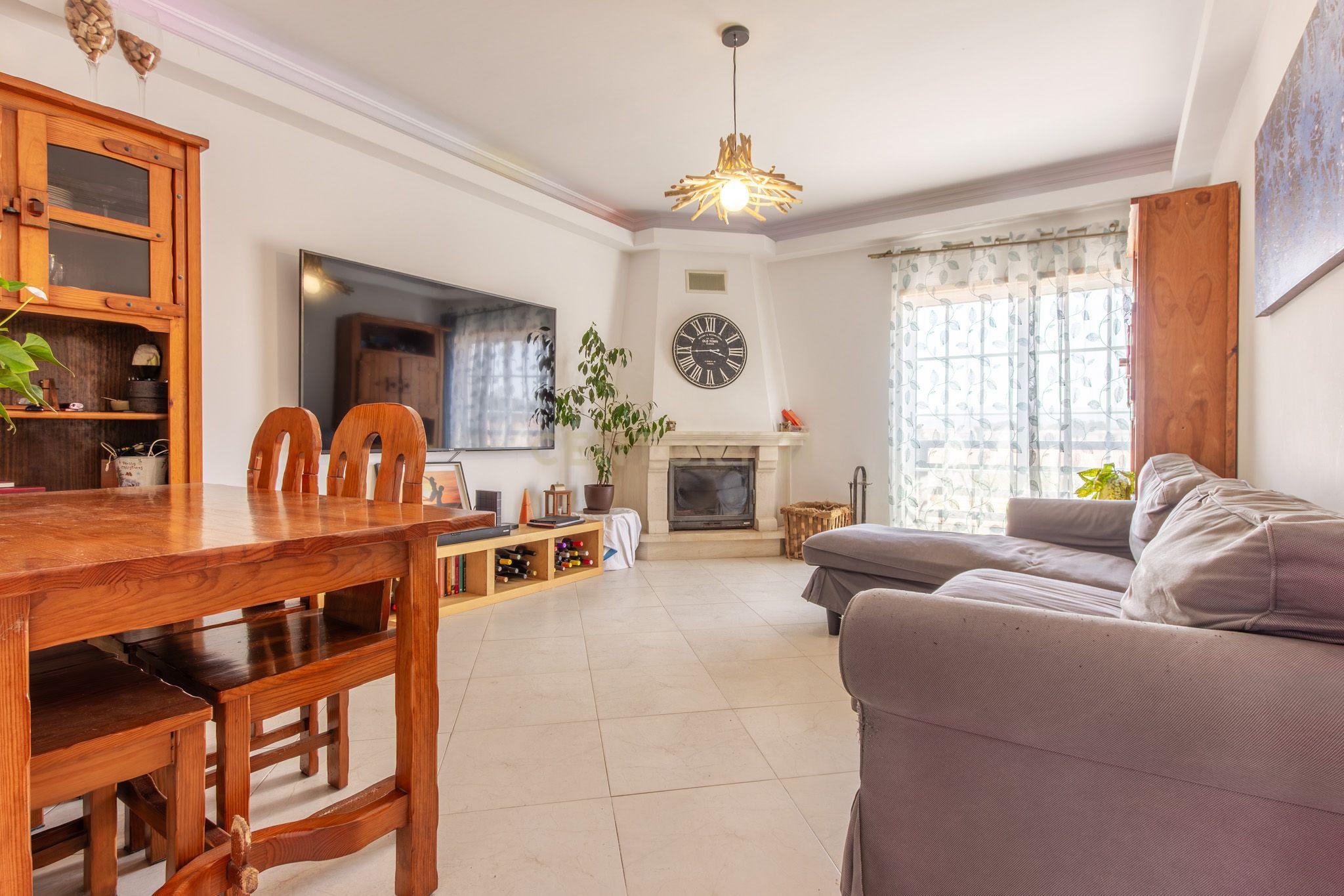 Quinta do Conde - Apartamento de 3 assoalhadas com varanda, lavandaria e  arrecadação. - View 4