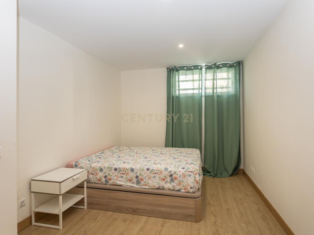 Apartamento T1+1 - Sobreda - Image 21