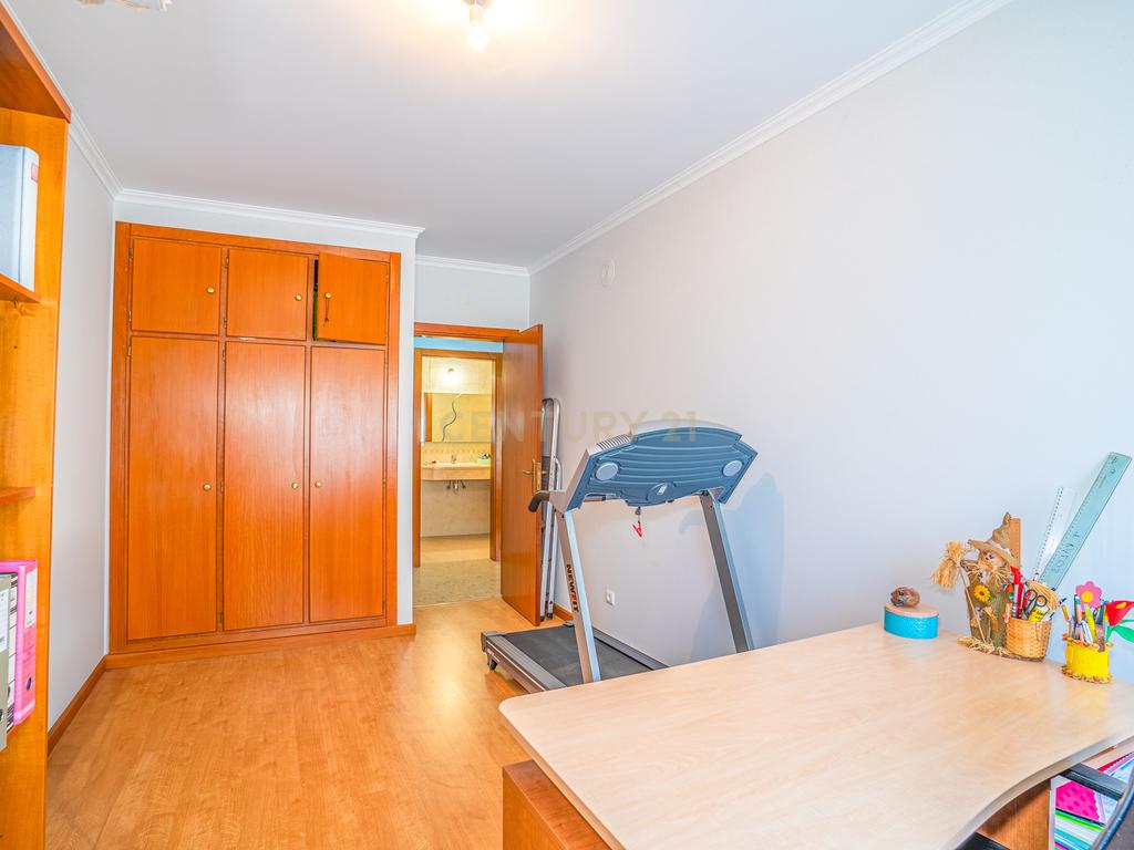 Apartamento T3 com garagem - Cidade Nova, Caldas da Rainha - Image 21