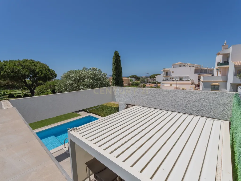 Moradia T6 Geminada - Ténis - Clube do Lago - Vilamoura - Image 24