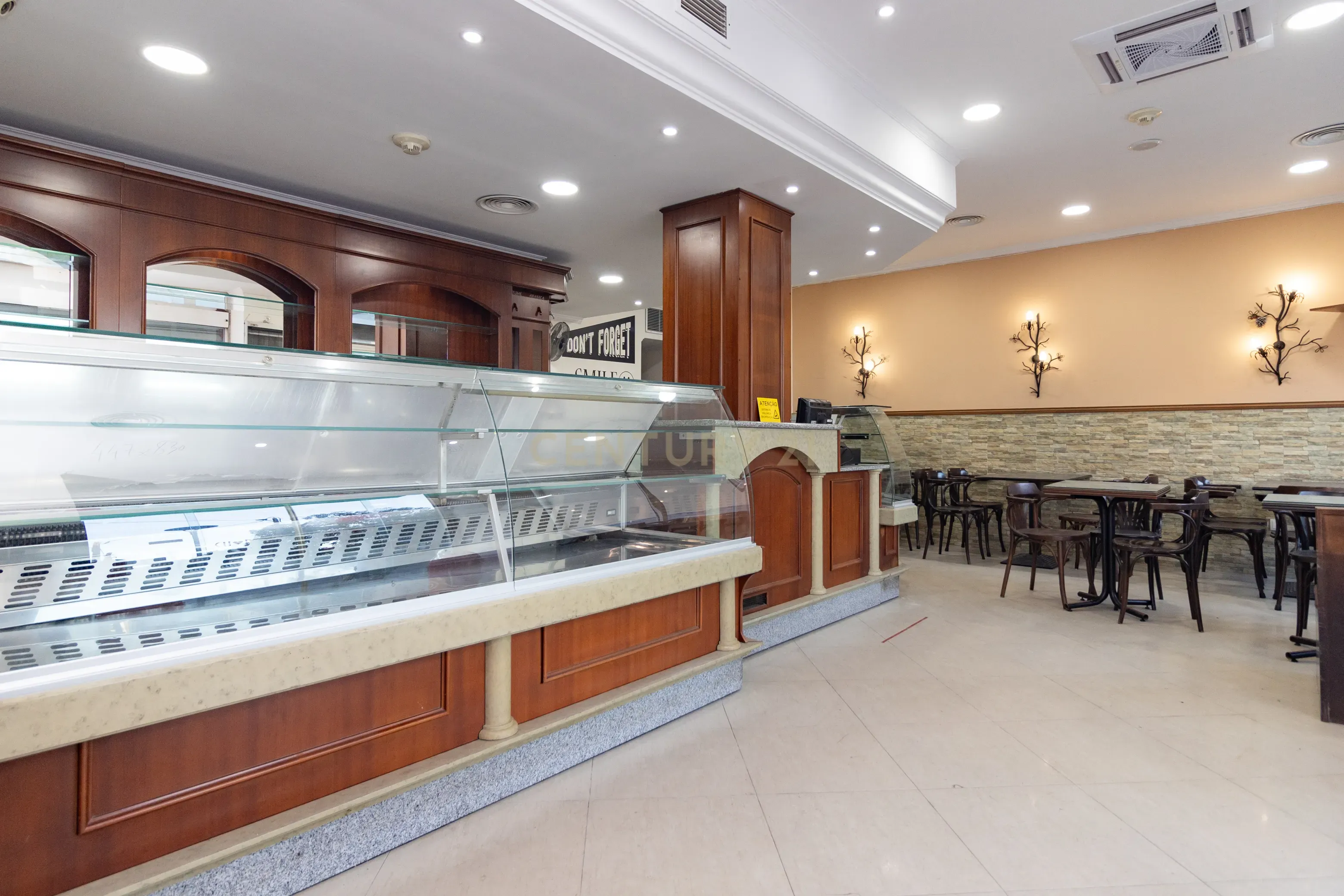 Pastelaria/Snack-bar/ Restaurante Casal do Marco - Image 7