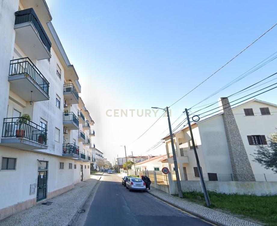 Apartamento T3 - IMÓVEL INDIVISO | NÃO DISPONÍVEL PARA VISITAS - Image 4
