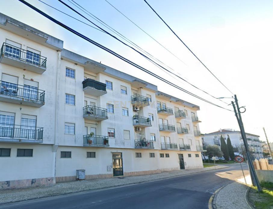 Apartamento T3 - IMÓVEL INDIVISO | NÃO DISPONÍVEL PARA VISITAS - Image 1