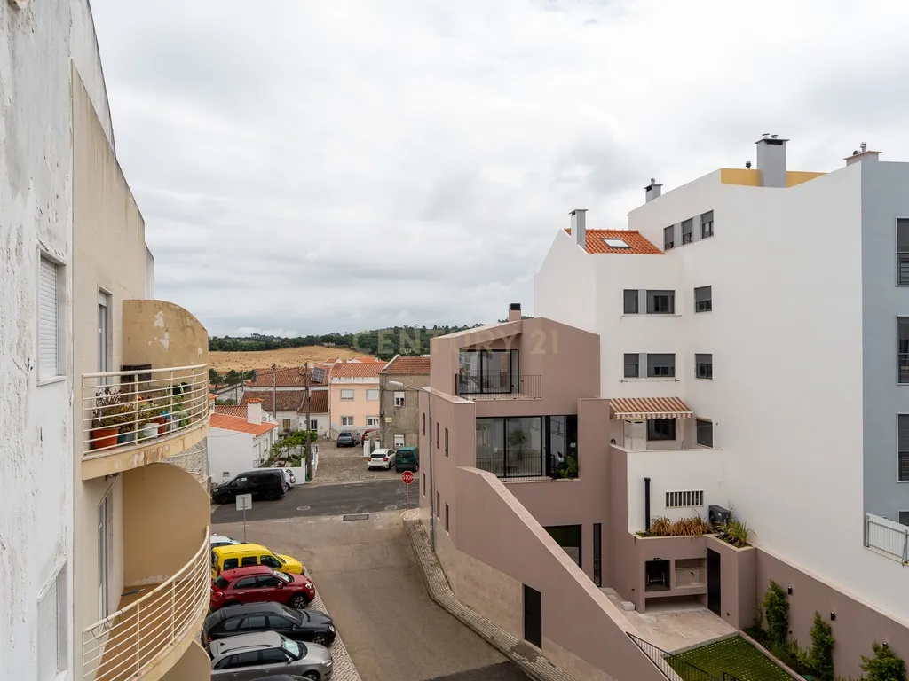 * ESPECTACULAR APARTAMENTO NO CENTRO DE MAFRA, COM VARANDA E PARQUEAMENTO * - Image 41