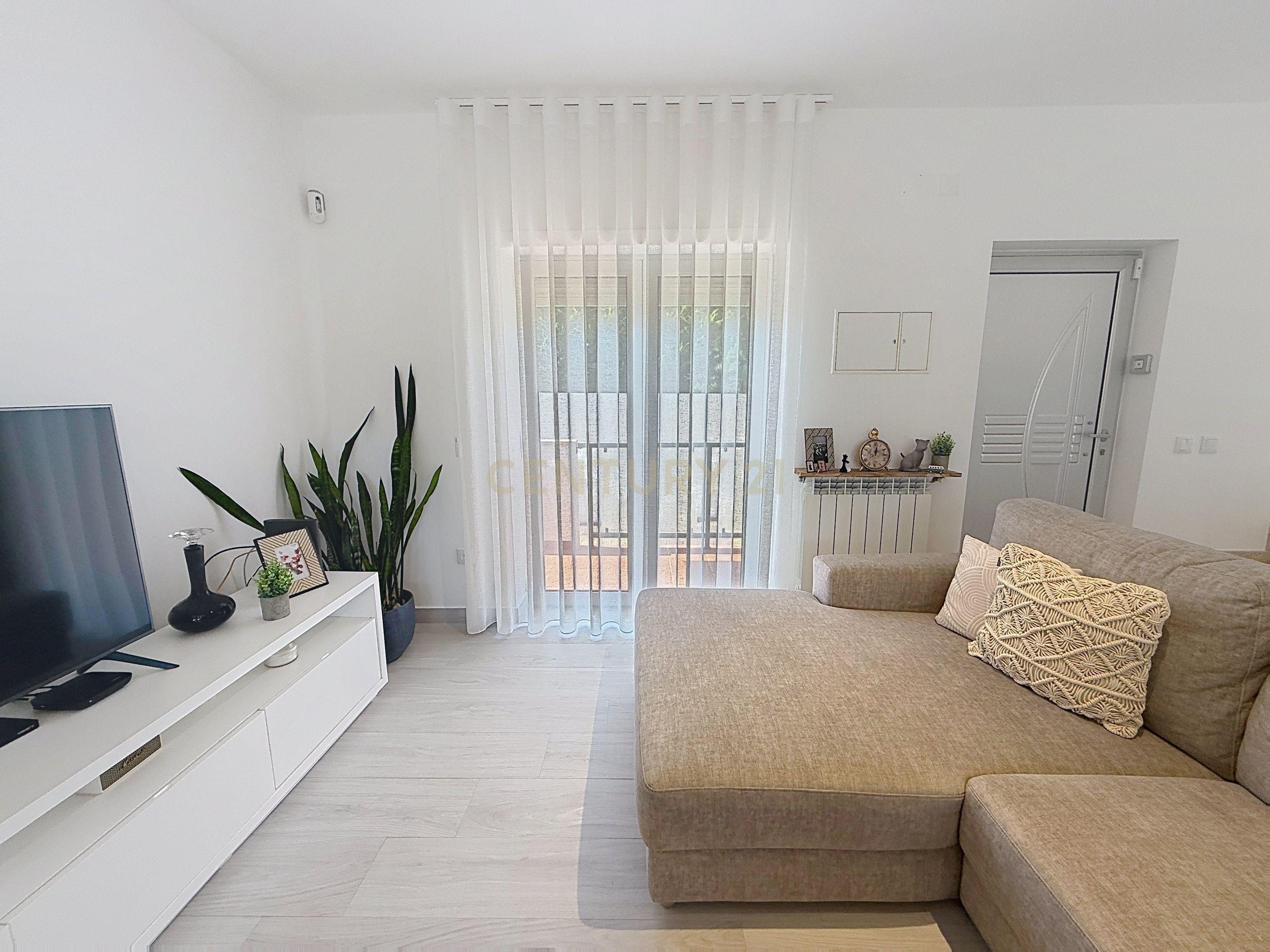 Fotografia 12 de Moradia T3 com Garagem, Terraço Privativo, Churrasqueira, Piscina e Vista Mar | Nazaré