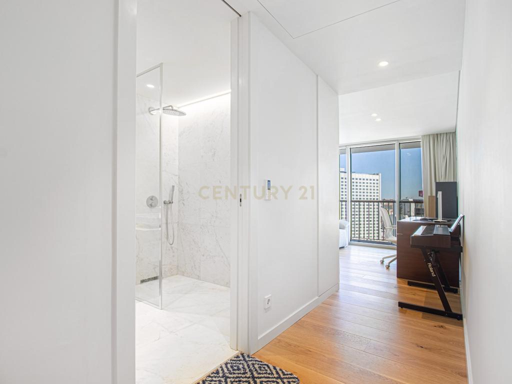 Apartamento T2 no Infinity em Campolide - Image 21