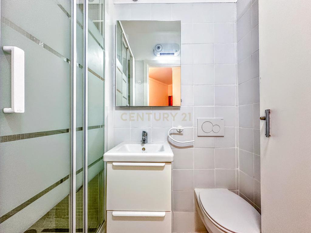 Apartamento T3 totalmente renovado na baixa de Olhão - Image 11