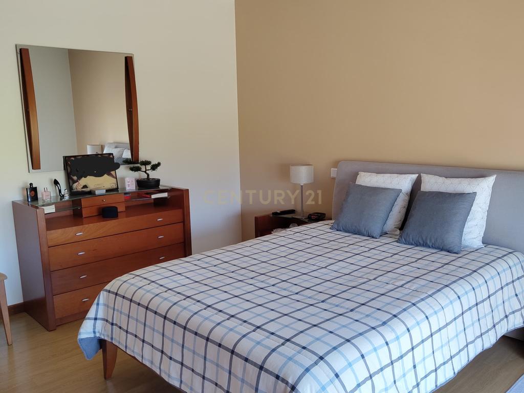 Moradia T4 com piscina em Gaeiras, Marinha Grande. - Image 26