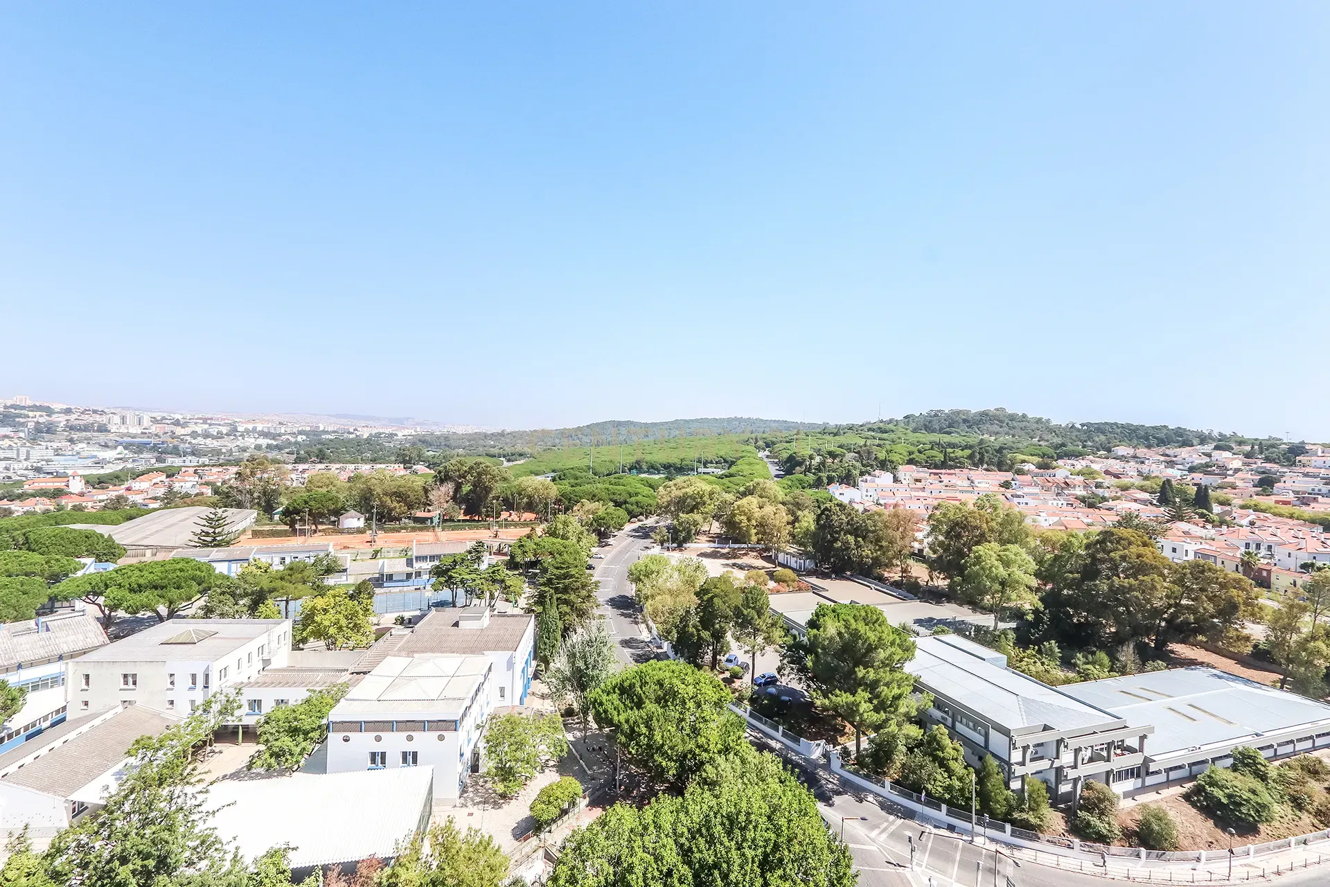 Exclusivo T5 de Luxo nas Torres do Restelo com Vista Panorâmica - Image 20