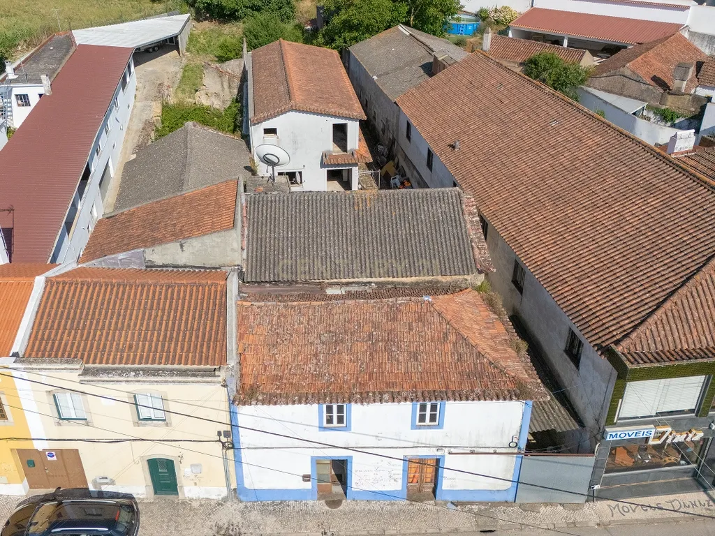 Moradia com Potencial de Investimento | Olhalvo - Alenquer - Image 34