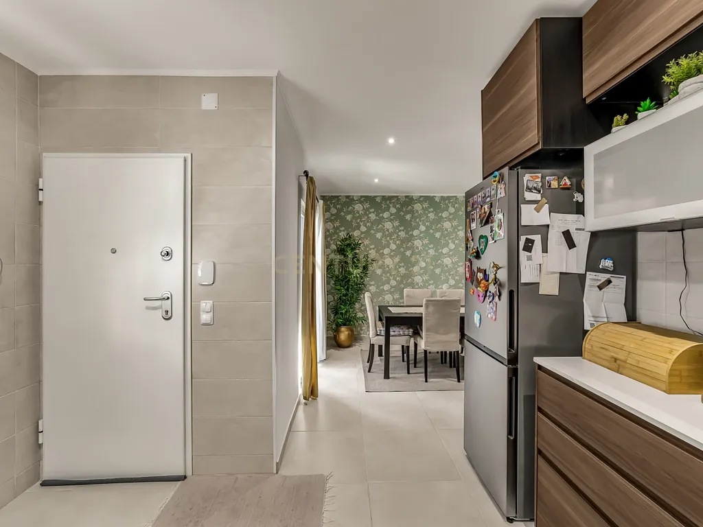Moradia T3 isolada com garagem, Quinta do Conde - Image 9