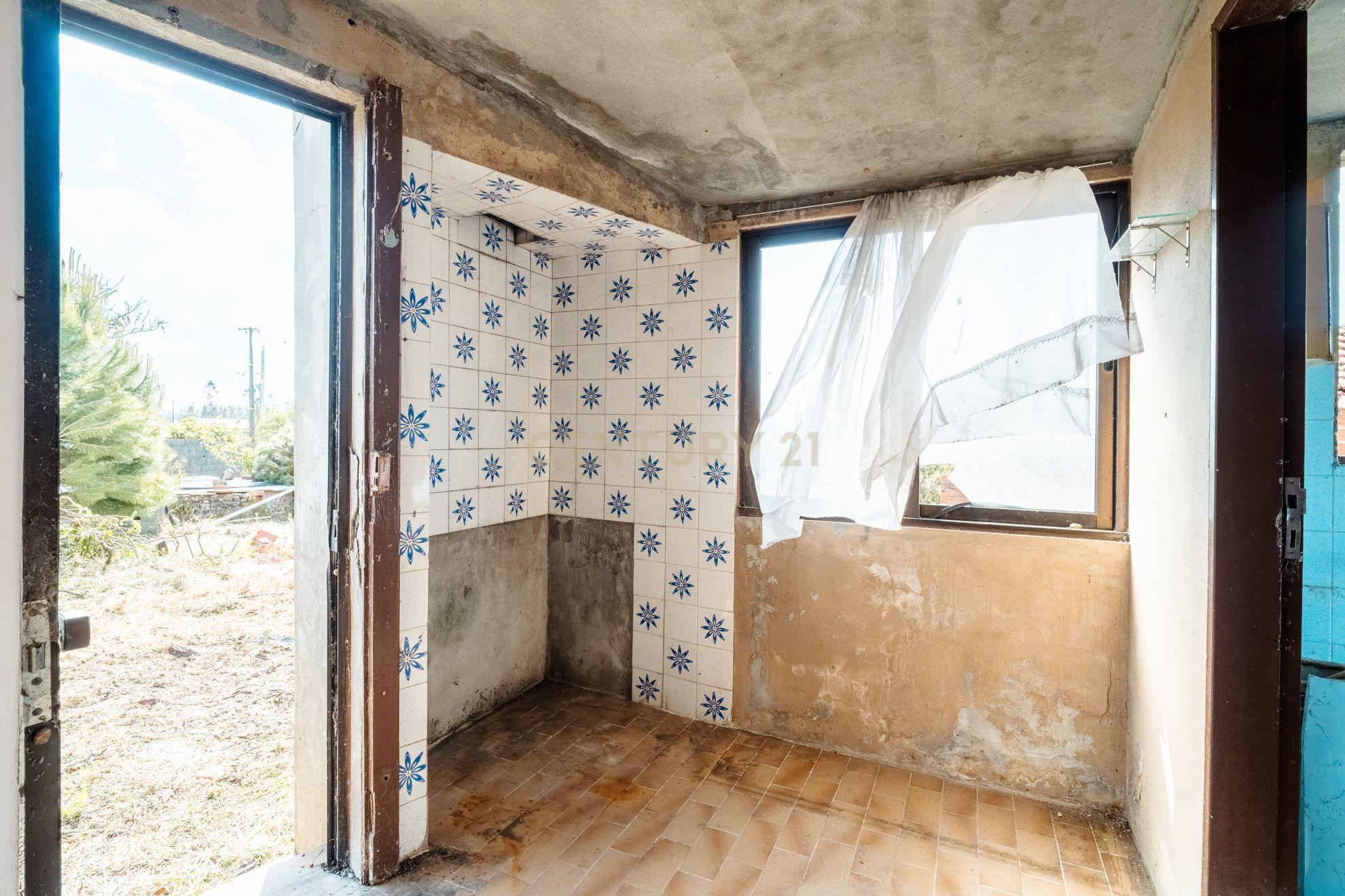 Fotografia 6 de Moradia T7 com Enorme Potencial em Lote Total de 5.611 m²