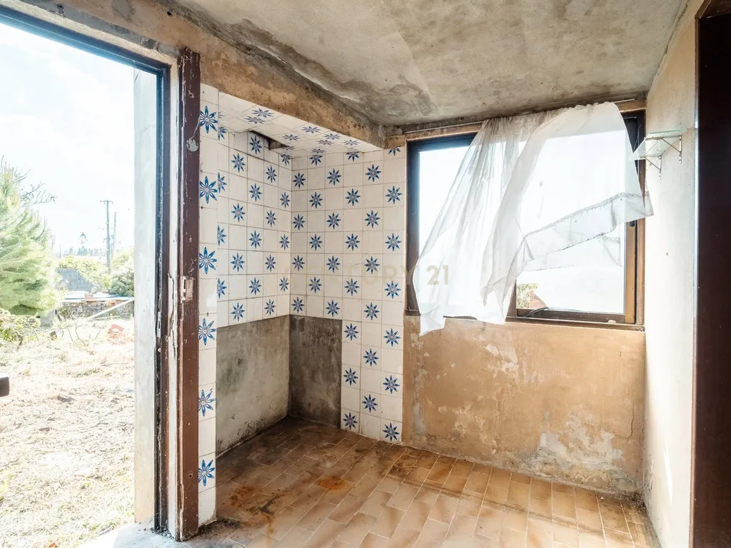 Moradia T7 com Enorme Potencial em Lote Total de 5.611 m² - Image 11