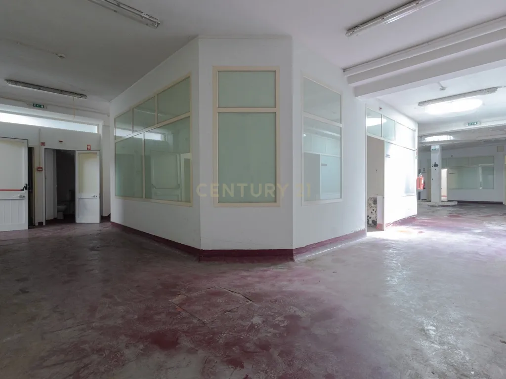 Ativo Comercial Multiuso com 494 m² | Clínica, Showroom, Self-Storage, Formação ou Operação Empresarial - Image 7