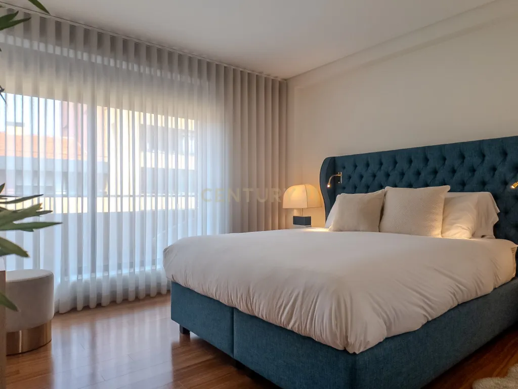 Apartamento T3 com Terraço, Varanda, Garagem | Último andar em Paranhos, Porto - Image 7