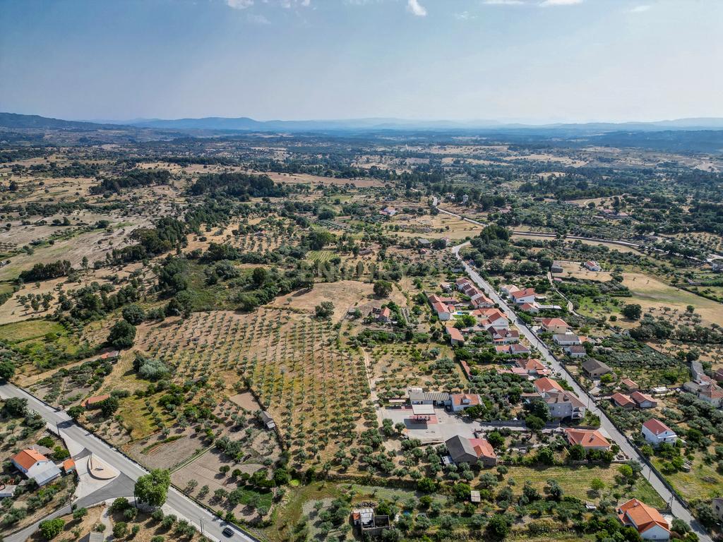 OPORTUNIDADE 360º – Moradia T3 + Posto de Combustível GALP + Terrenos (36 000 m²) - Image 13