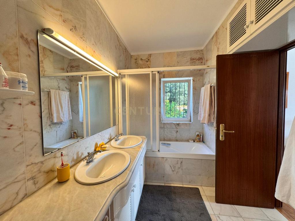 Luxuosa Moradia T5 em Esposende com Vista Deslumbrante - Image 13
