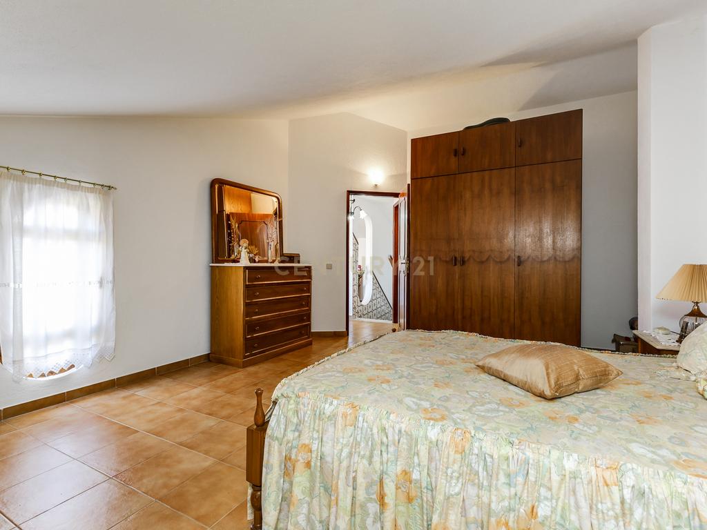 Moradia T8 de 288 m² no Centro de Montargil – Junto à Barragem - Image 32