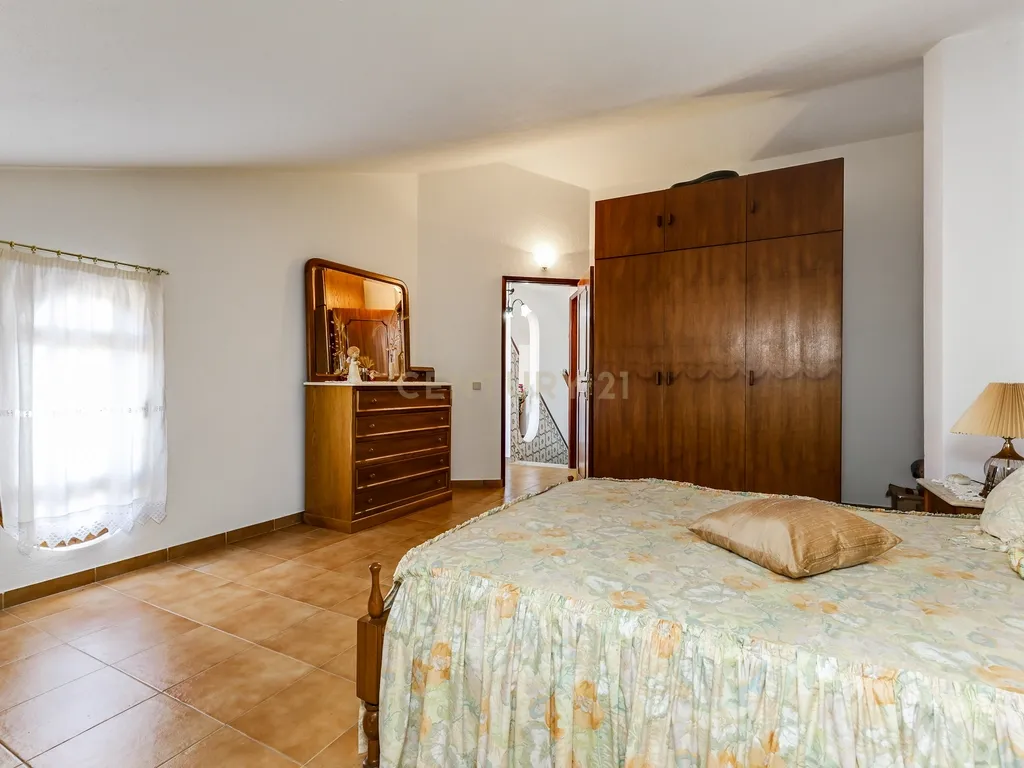 Moradia T8 de 288 m² no Centro de Montargil – Junto à Barragem - Image 32