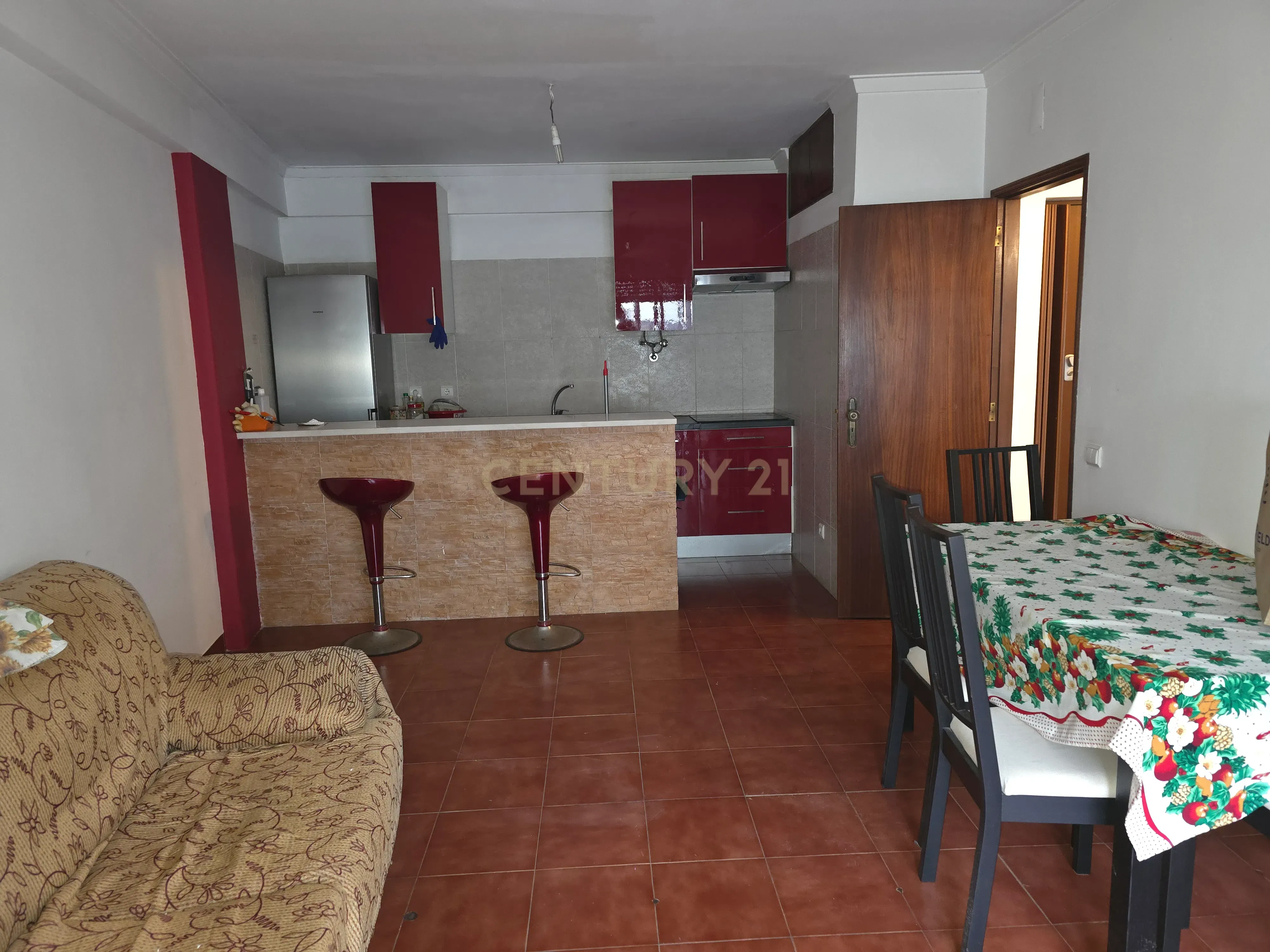 Fotografia 3 de Apartamento 2 Assoalhadas no Centro de Almada ao pé do Metro!